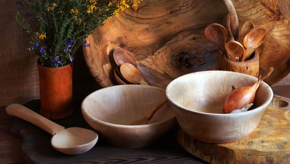 CLEANING AND CARE TIPS FOR WOODEN UTENSILS
